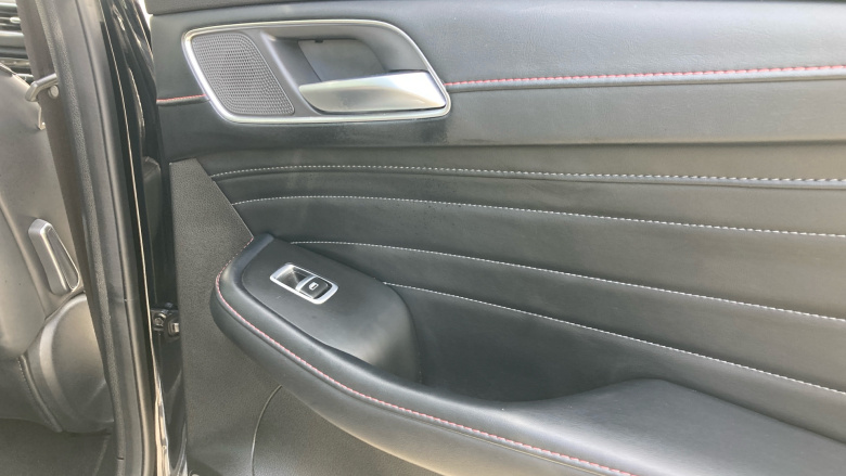 MG Hs 1.5 T-GDI Exclusive 5dr DCT Petrol Hatchback